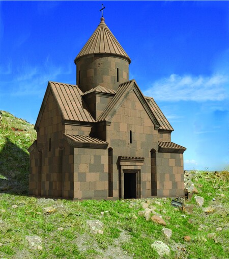 The domed church of the citadel (10-11th centuries), reconstruction, Research on Armenian Architecture Foundation.