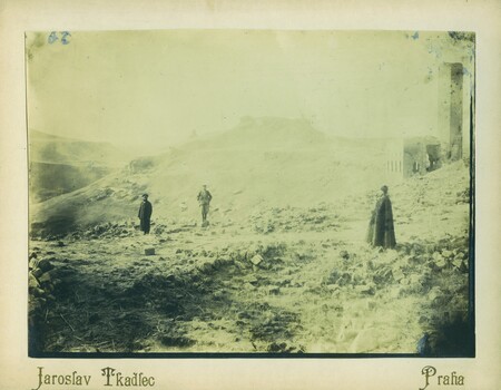Tkadlec, image 5 of 5
